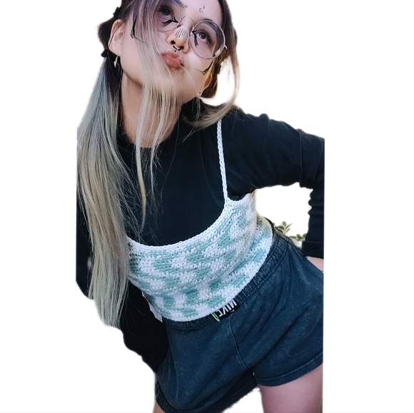 Wavy Lace up Tank top - Picture 2 of 3